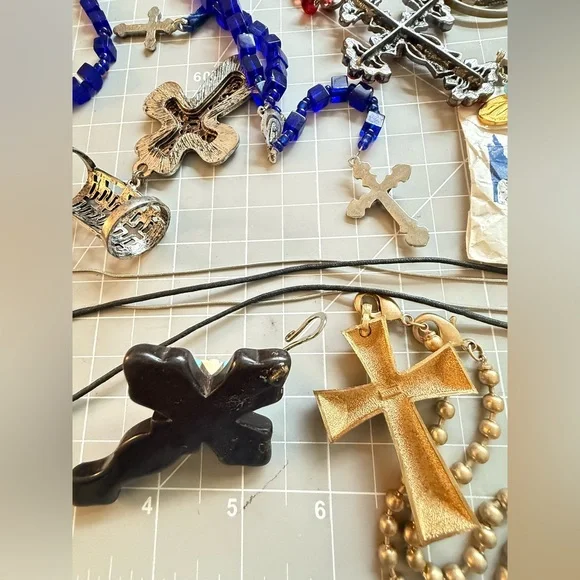 Vintage Christian Cross Jewelry Repurpose Lot - Picture 10 of 17